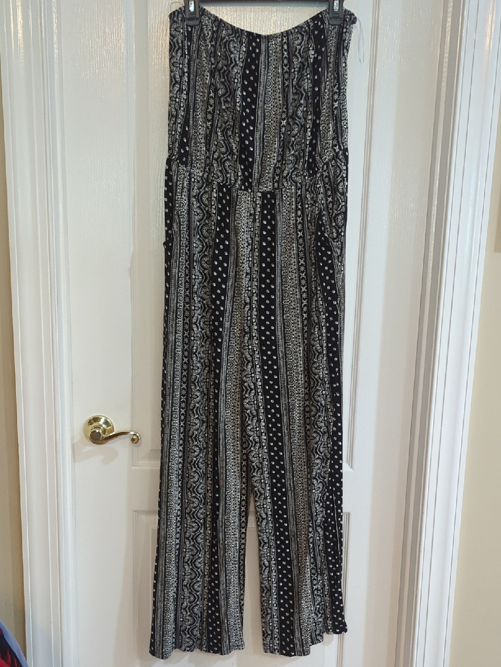 SO Sz XL Black and White Printed Jumpsuit With Pockets